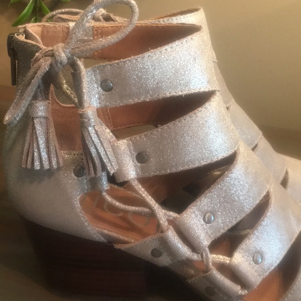 Nicole Tatiana Grey Silver Sandals - Picture 3 of 8